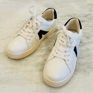 MIA sneakers size 7w